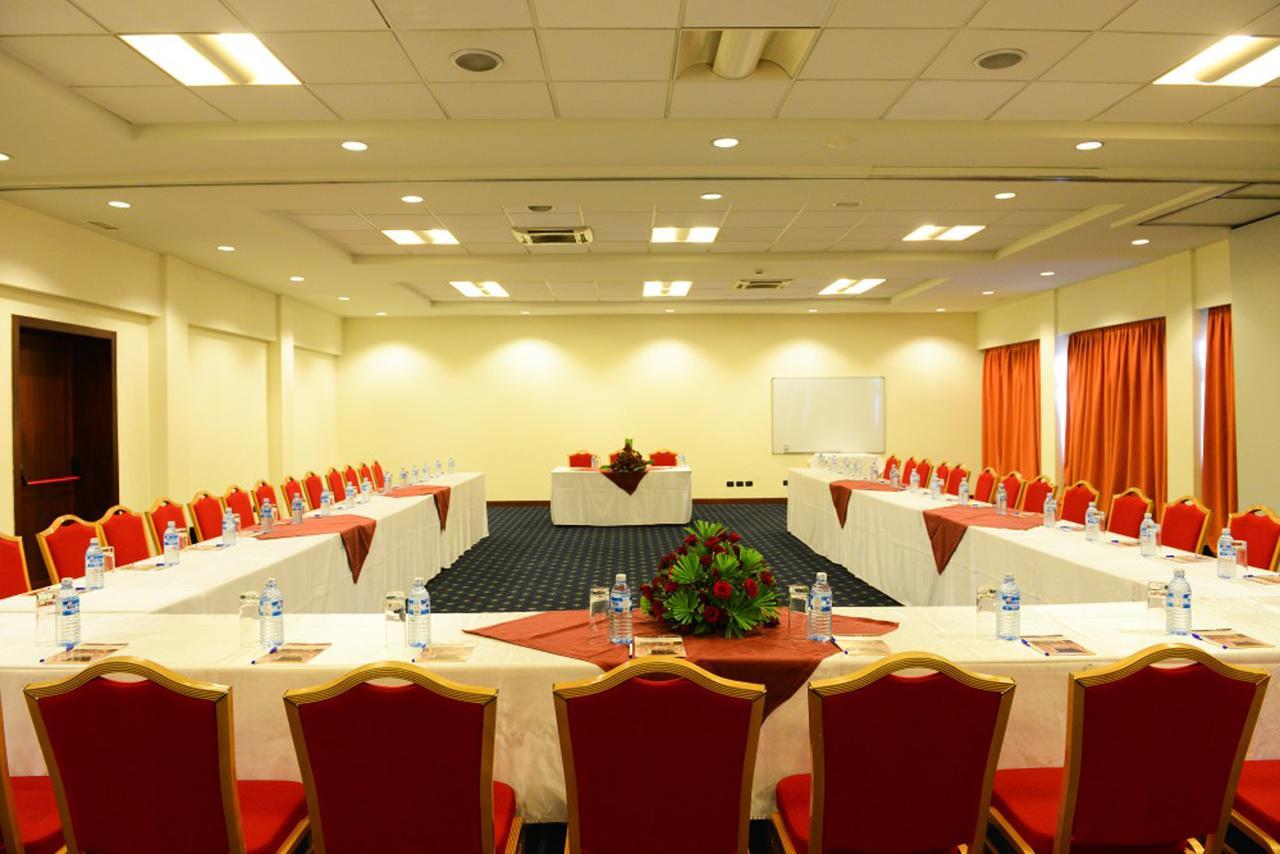 Lake Victoria Hotel Энтеббе Экстерьер фото