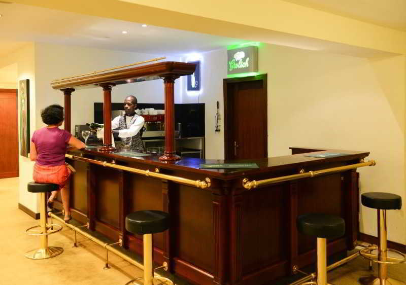 Lake Victoria Hotel Энтеббе Экстерьер фото